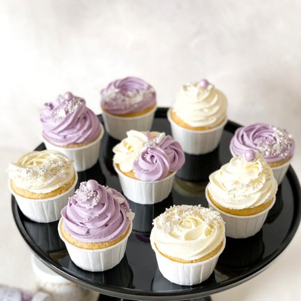 Fruchtige Himbeer Cupcakes mit Frischkäse Frosting